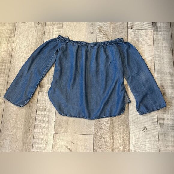 Cloth & Stone Denim Off The Shoulder Blouse - Picture 3 of 3